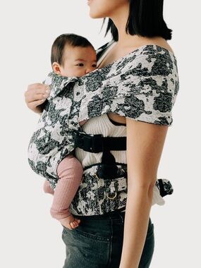 TUSHBABY Pearl Wrap Carrier Baby Wearing Black Cream Abstract NWT